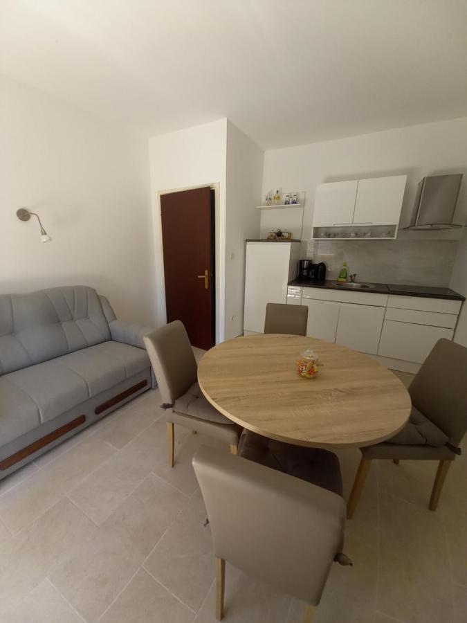 Apartmani Pajalic คิร์ก ภายนอก รูปภาพ